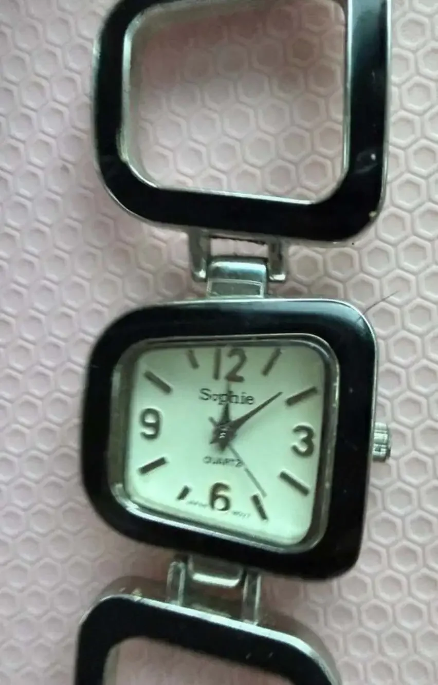 Sophie Vintage Ladies Quartz Watch with Silver-Tone Square-Link Bracelet